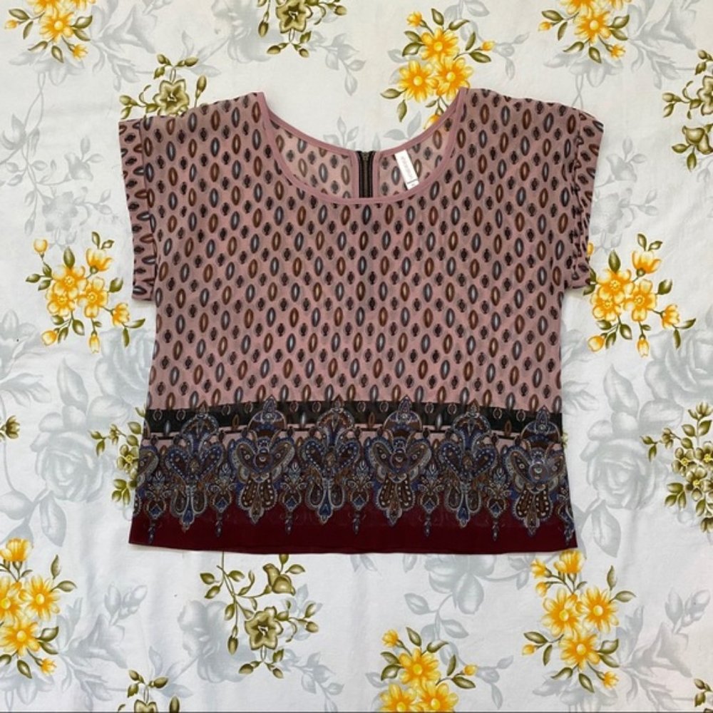 Xhilaration Size XS Patterned Blouse